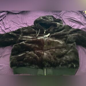 Reversible puffer jacket